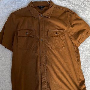 Banana Republic Mens Casual Button Down Dark Brown 100% Cotton (Medium)